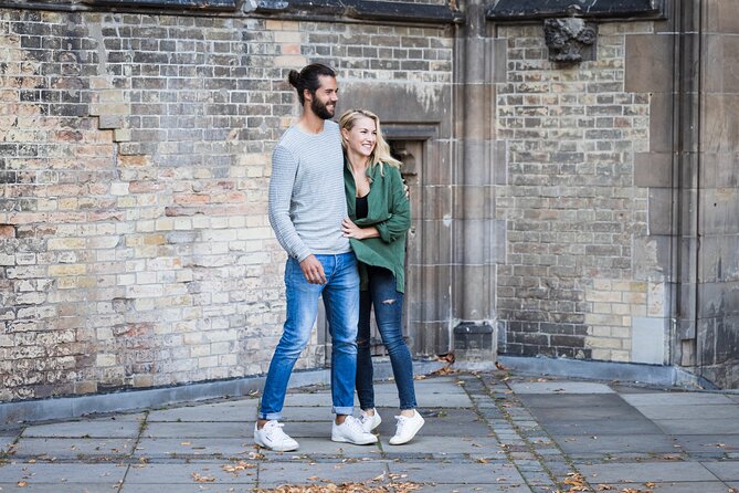 Private Romantic Urban & Street Photoshoot - Rathausmarkt: your first lesson in relaxed posing