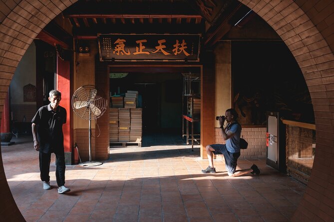Private Sunrise Photography Tour - Down in Chinatown - Ba Thien Hau Temple and the final hour