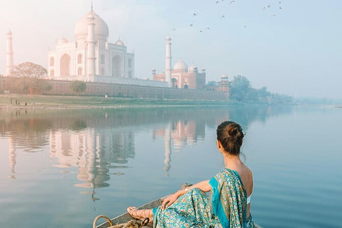 Private Tour of Agra's Most Instagrammable and Photogenic Spots - Agra Fort: two hours of royal walls and Mughal power