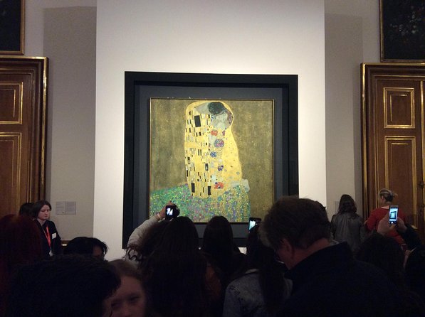 Private Tour of the Belvedere Palace with an Art Historian: "Pictures of Austrian Identities". Art & History Tour with Skip-the-line Tickets - Seeing Klimt’s The Kiss