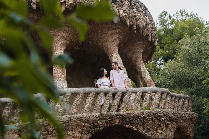 Private Tour: Personal Travel Photographer Tour in Barcelona - Gràcia for a neighborhood feel