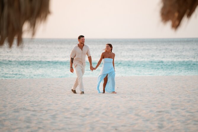 Private Vacation Photoshoot with Photographer in Aruba - A good fit for couples and milestones