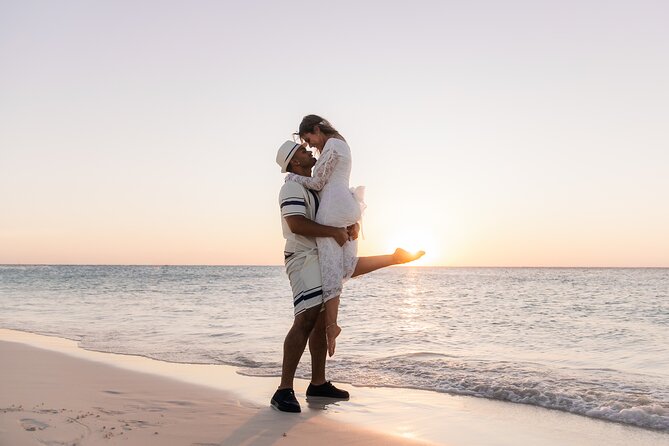 Private Vacation Photoshoot with Photographer in Aruba - The experience beyond the camera