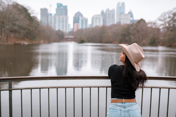 Private Vacation Photoshoot with Photographer in Atlanta - Why Piedmont Park makes a practical photo setting