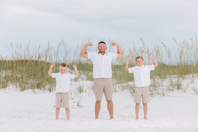 Private Vacation Photoshoot with Photographer in Biloxi - The 45-photo package and delivery time