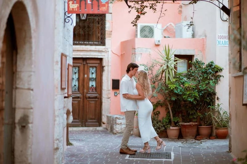 Private Vacation Photoshoot with Photographer in Chania - How the photographer helps you look natural
