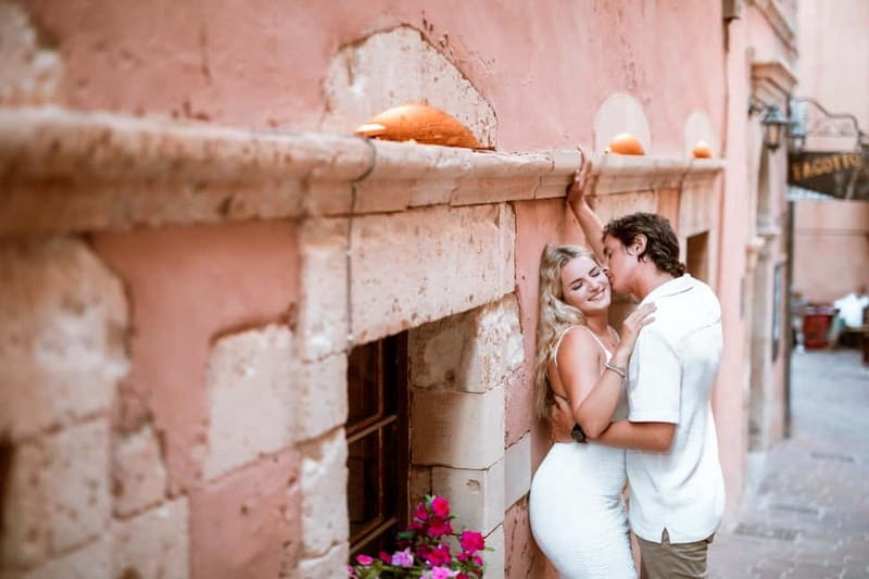 Private Vacation Photoshoot with Photographer in Chania - Booking details that affect your decision