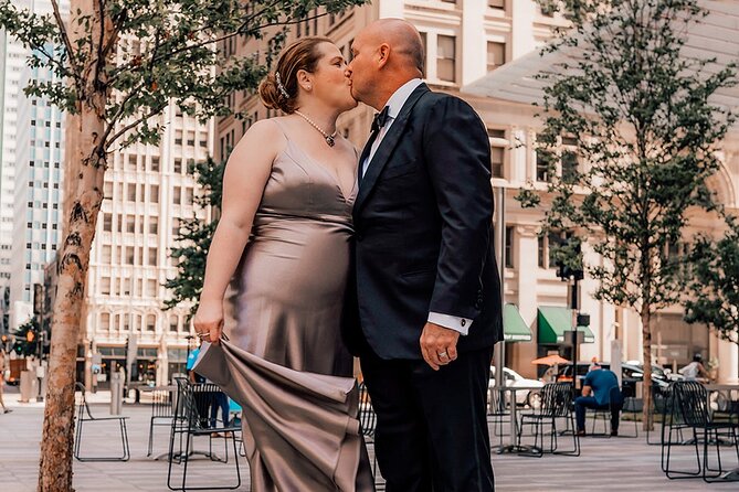 Private Vacation Photoshoot with Photographer in Chicago - From famous views to quieter corners