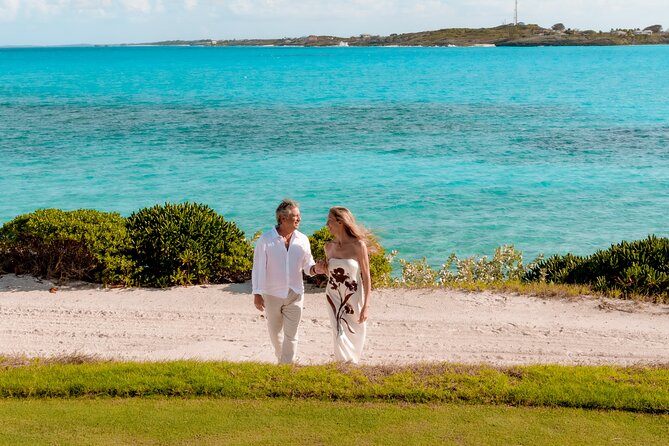 Private Vacation Photoshoot with Photographer in Grand Caymen - The photographer’s role, including Celem