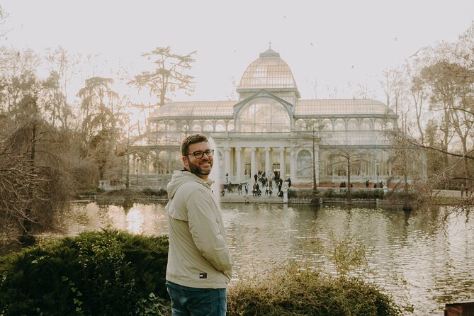 Private Vacation Photoshoot with Photographer in Madrid - Temple of Debod and Retiro Park