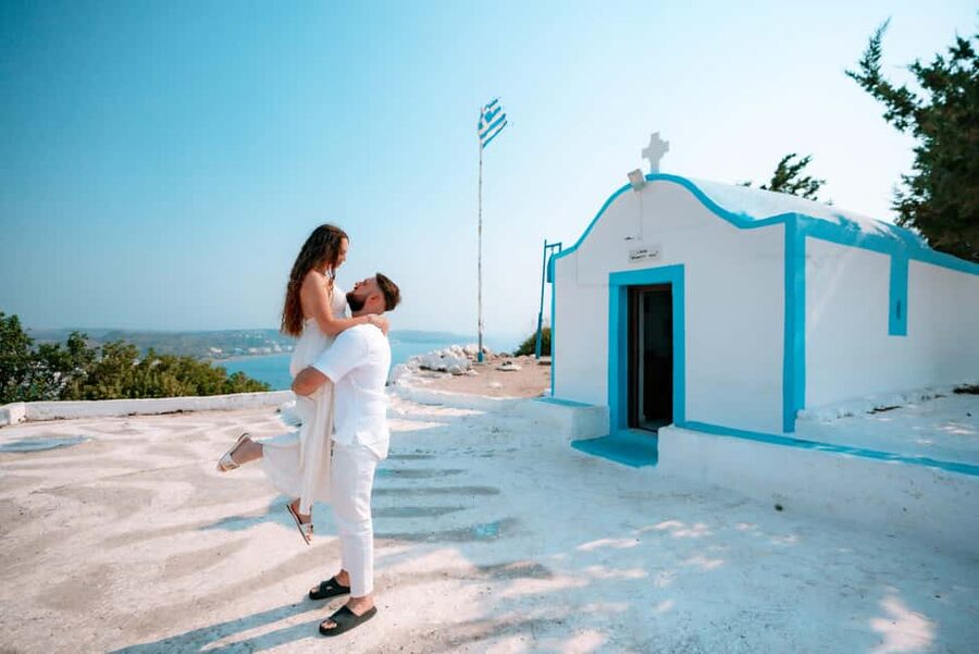 Private Vacation Photoshoot with Photographer in Paros - Choosing a location that fits your photographs