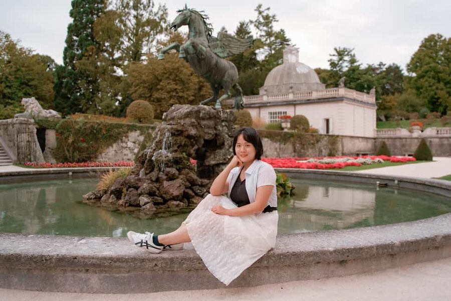 Private Vacation Photoshoot with Photographer in Salzburg - A relaxed way to put Salzburg in your holiday album