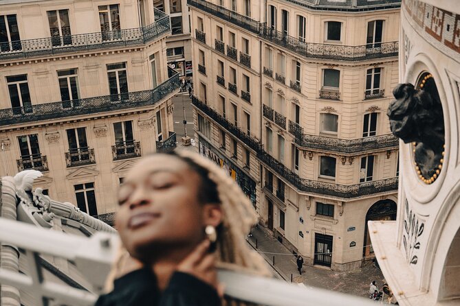 Professional Eiffel Tower Photo Tour with VOGUE Photographer - Avenue de New York Brings in the Seine