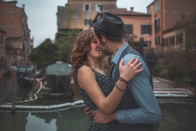 Professional Photographer in Venice, Italy - Gondola Danieli costs extra