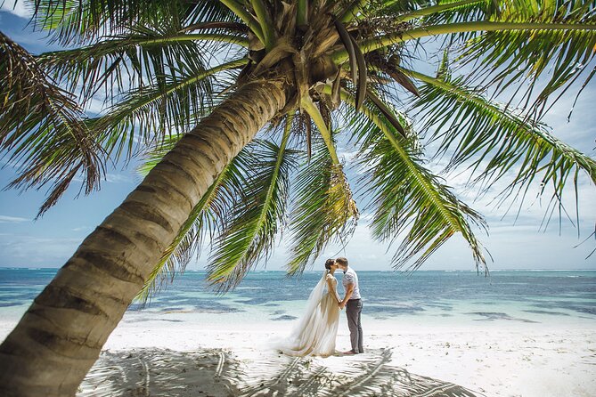 Professional photoshoot in Punta Cana and DR - Book now! - When to book and how to handle beach weather
