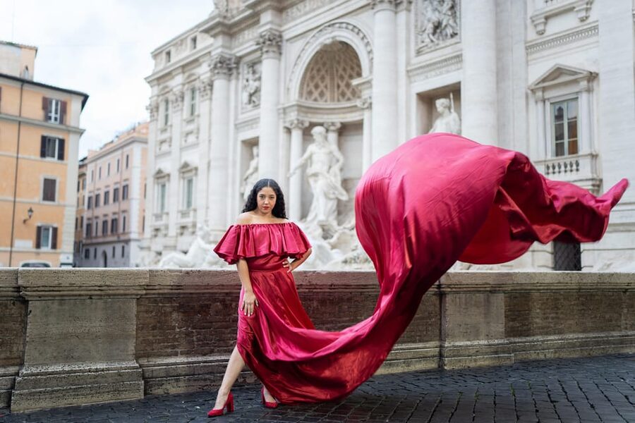 Professional Photoshoot in the Eternal City Rome - A flying dress with 17 colors
