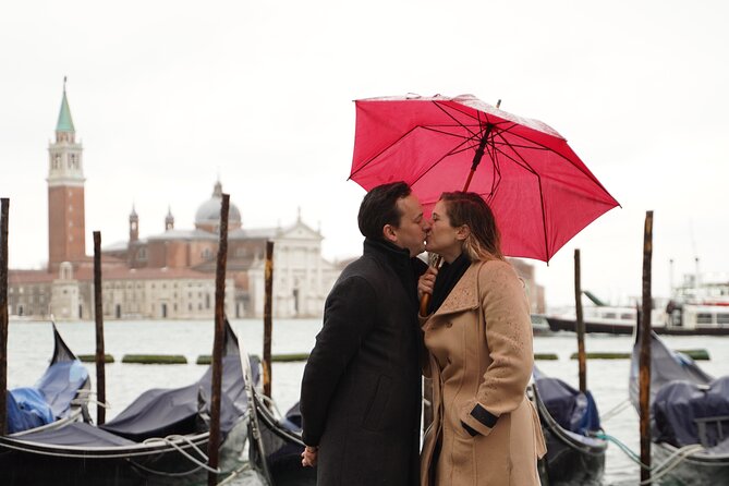 Professional Photoshoot in Venice - San Marco adds formal Venetian scenery