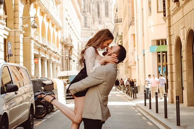 Professional Photoshoot Tour - Barcelona's iconic locations - What you actually receive for $45.76