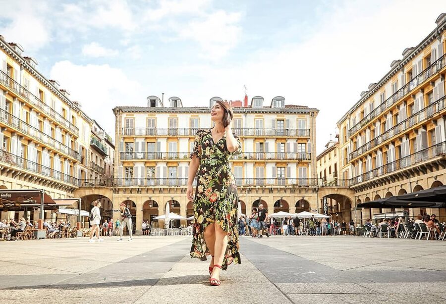Professional photoshoot while visiting San Sebastián - San Sebastián becomes the backdrop