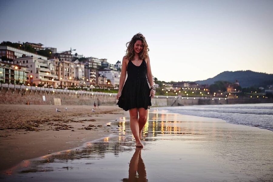 Professional photoshoot while visiting San Sebastián - Walking through the Old Town