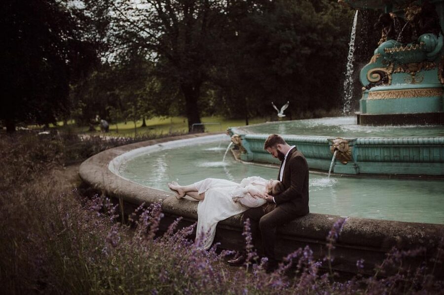 Professional Private Photoshoot - A one-hour portrait walk through Edinburgh
