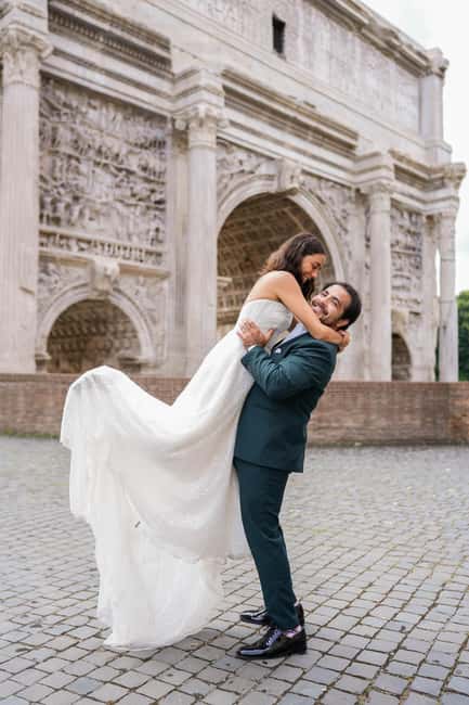 Professional Rome Photoshoot Experience - The historical guide adds value