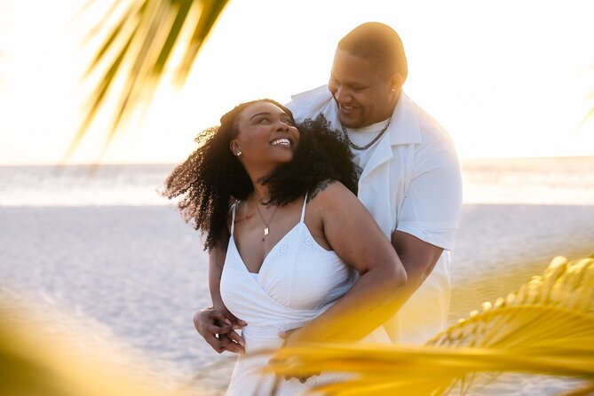 Professional Sunset Photoshoot in Aruba - Why Eagle Beach works so well at sunset