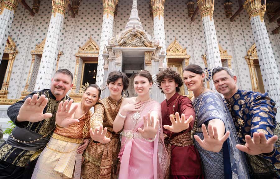 Professional Thai Costume Photography at Wat Arun, Bangkok - Key points to know before you book