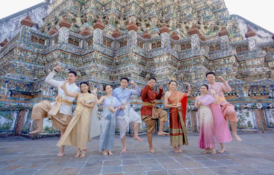 Professional Thai Costume Photography at Wat Arun, Bangkok - Is the $80 price fair?