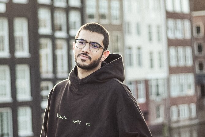 Professional Tinder Photo Session in Amsterdam - Timing, booking, and cancellation details