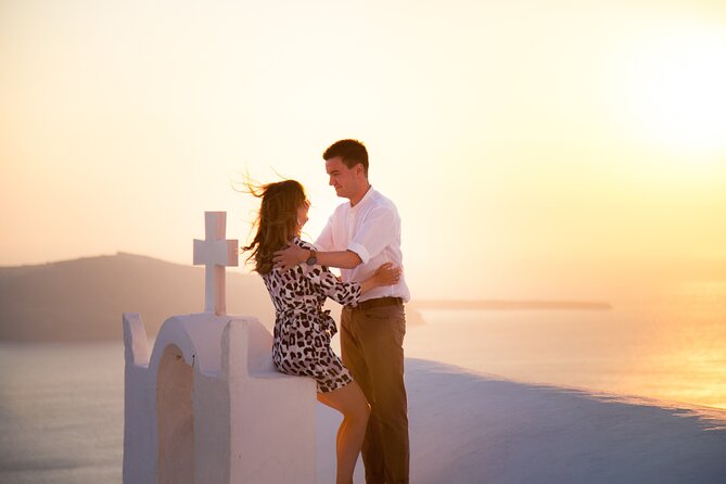 Proposal Photoshoot Santorini - The proposal itself, captured without interruption