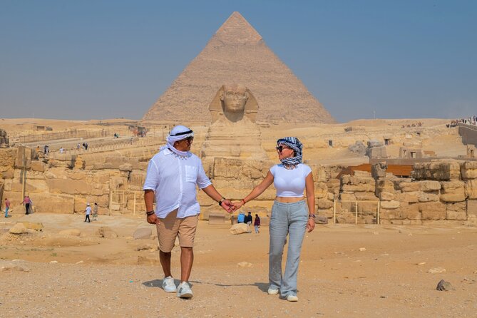 Pyramids of Giza Photoshoot & Tour with Camel, Horse & Shopping - Khafre brings the pyramid with its capstone