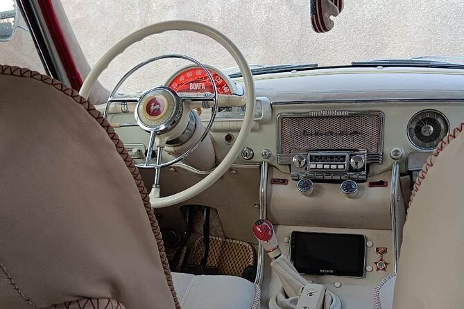 Retro KGB Tour: A Volga 21 Adventure in Yerevan's Soviet Past with photography - Soviet Armenia at the 50th anniversary monument