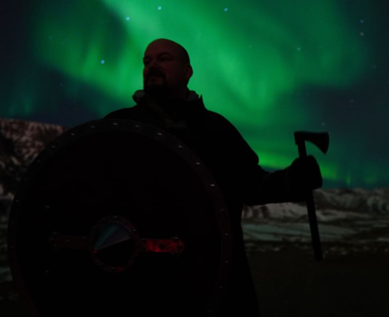 Reykjavik: Northern Lights Tour w/Pro Photos - Small Group - What the four-hour aurora hunt is really like