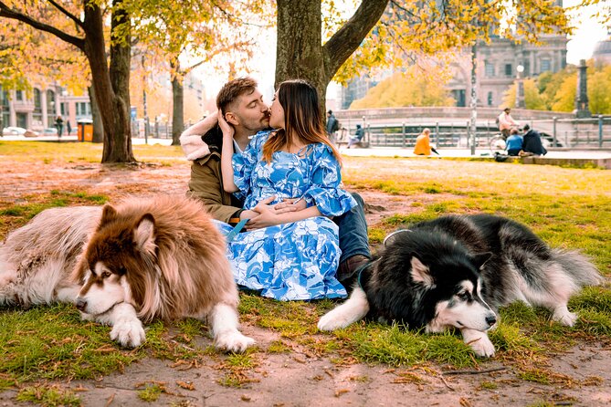 Romantic Couple Photoshoot in the Heart of Berlin - Why private matters here
