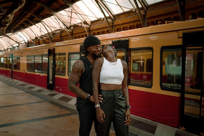 Romantic Couple Photoshoot in the Heart of Berlin - The main concern: confirm your booking carefully
