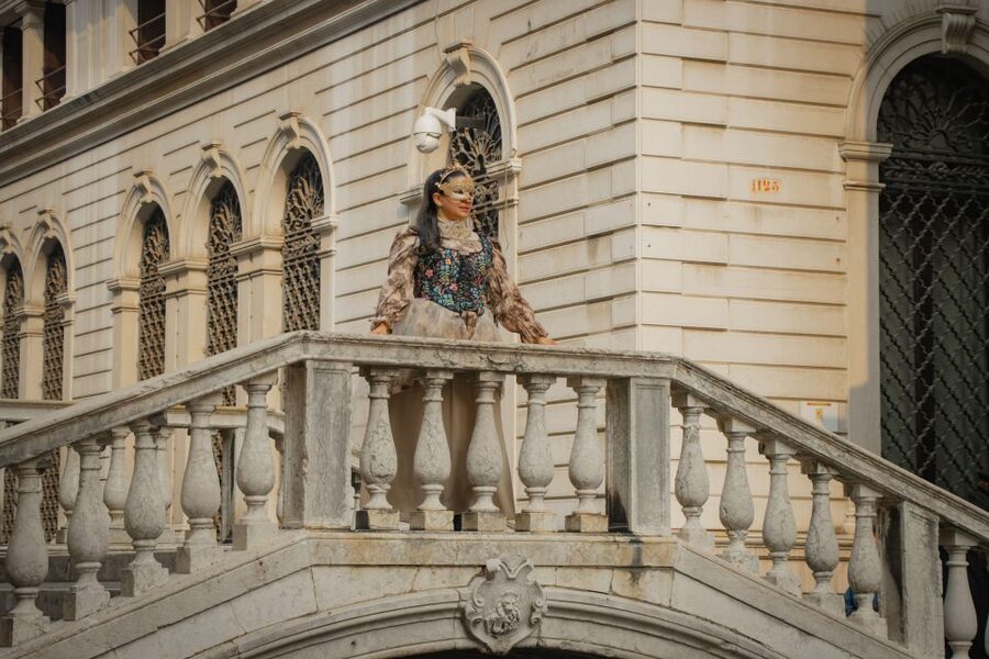 Romantic Photoshoot Experience for Couples in Venice - Practical ways to get better photographs