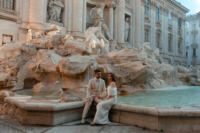 Rome: 1-Hour Private Photo Shoot for Family, Couples or Solo - Tempio di Adriano and the character of central Rome