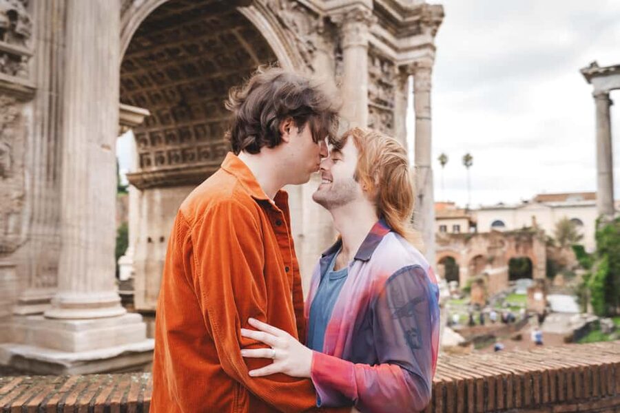 Rome: Couple Photoshoot Experience LGBTQ+ Friendly - A relaxed way to record your Rome trip