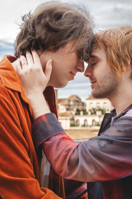 Rome: Couple Photoshoot Experience LGBTQ+ Friendly - What you receive after the session
