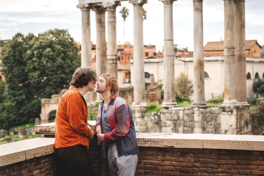 Rome: Couple Photoshoot Experience LGBTQ+ Friendly - Choosing the right Roman setting