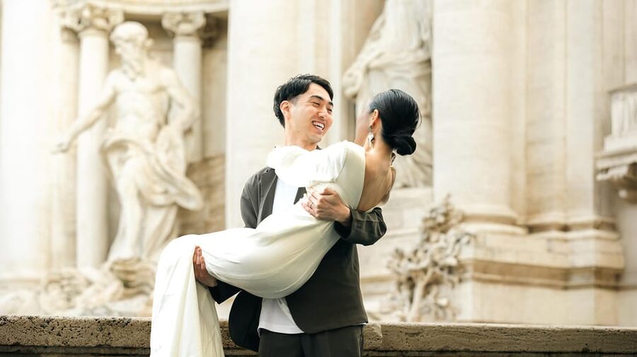 Rome: Early Morning Private Photoshoot at Iconic Landmarks - What the photographer actually does
