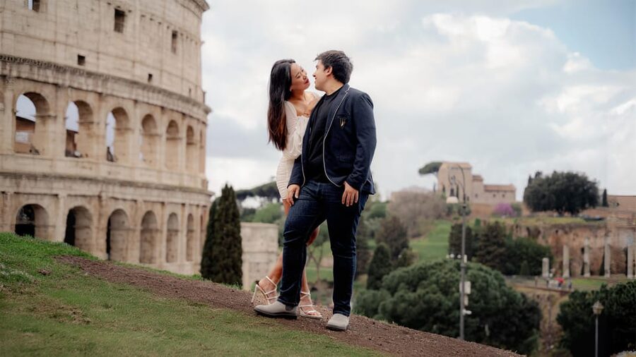 Rome: Early Morning Private Photoshoot at Iconic Landmarks - The photo package and delivery time