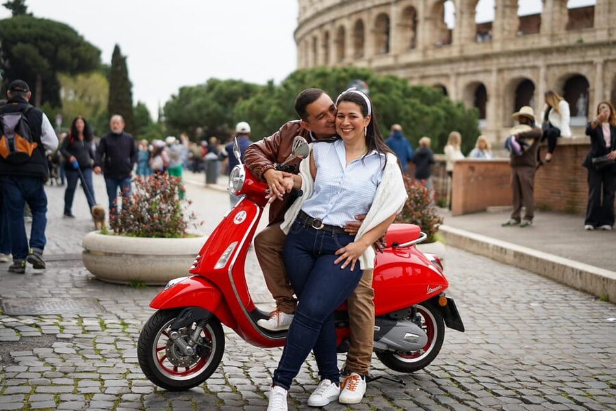 Rome: Explore the City by Vespa with an Optional Photoshoot - What the professional photography option adds