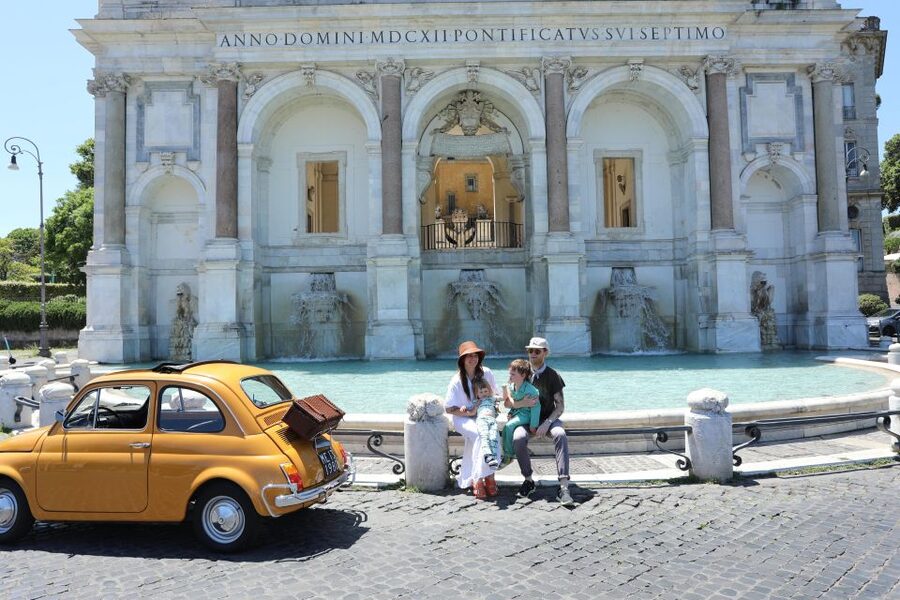 Rome: Fiat Cinquecento Vintage Photography Service - Starting by the Colosseum with Sali, Mario, or another local guide
