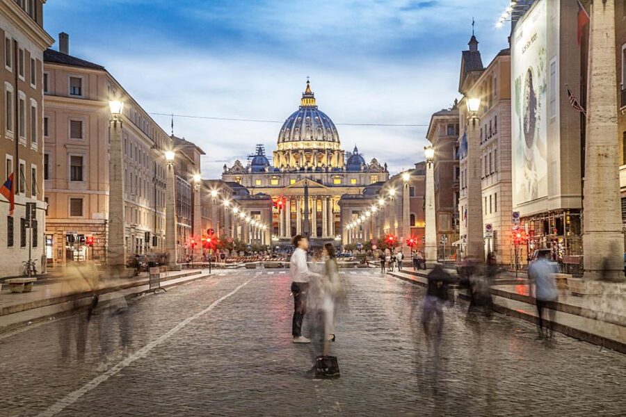 Rome: Night Photo Tour and Workshop - Rain can change the pictures