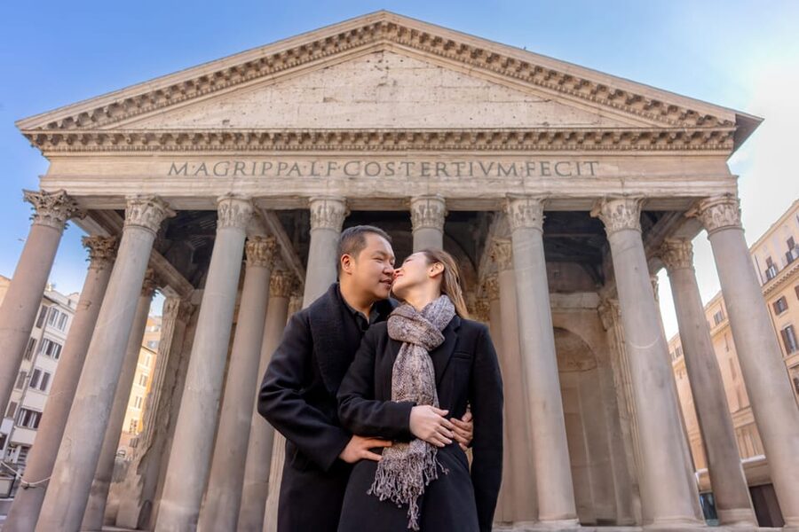 Rome: Personalized Photoshoot outside the Colosseum - How the posing works for people who feel awkward