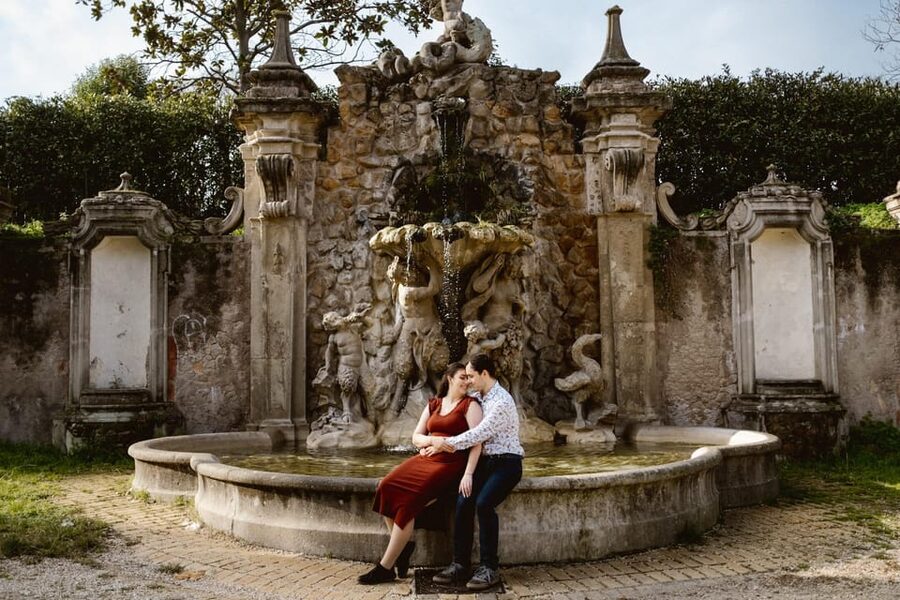 Rome: Personalized Private Couple Photoshoot Experience - Posing help makes the experience easier