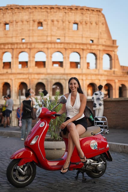Rome: Photography services by Vespa with Aperol Spritz - Fontana dell’Acqua Paola and the route uphill