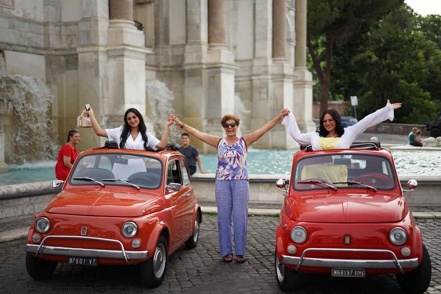 Rome: Photoshoot Service with Vintage Fiat 500 - Private or small group: choose according to your priorities
